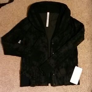 Lululemon to class jacket