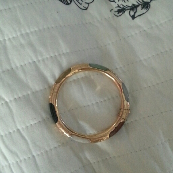 18 karat bracelet with jade
