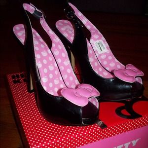 Hello kitty peep toe bow high heels New size 9