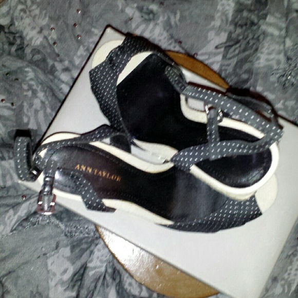 NWOT Ann Taylor Polka Dot Black/White Wedge