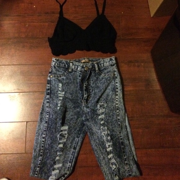 Acid wash high wasted jeans😍😍