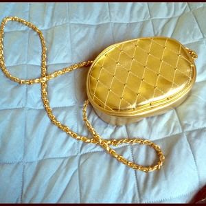 Gold oval purse with chain strap vintage modcloth