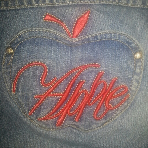 ⚠Sold in Bundle⚠ Apple Bottom Embroidered Jeans