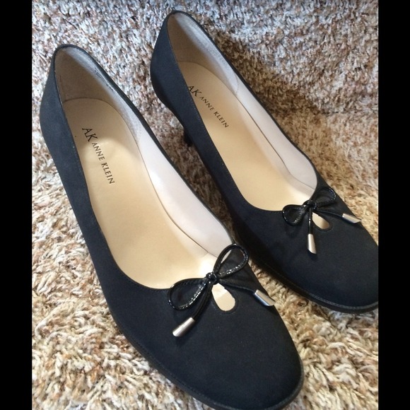 Anne Klein black heels