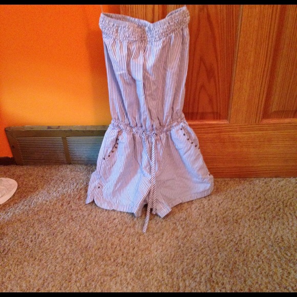 Other - Strapless romper