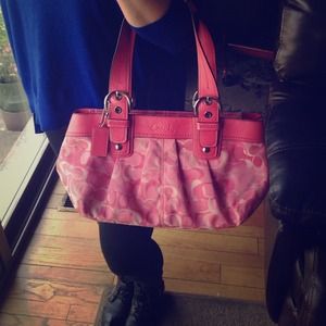 AUTHENTIC NEW Pink COACH purse!