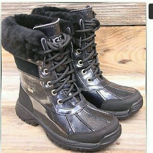 Uggs Size 4  girl boots Update