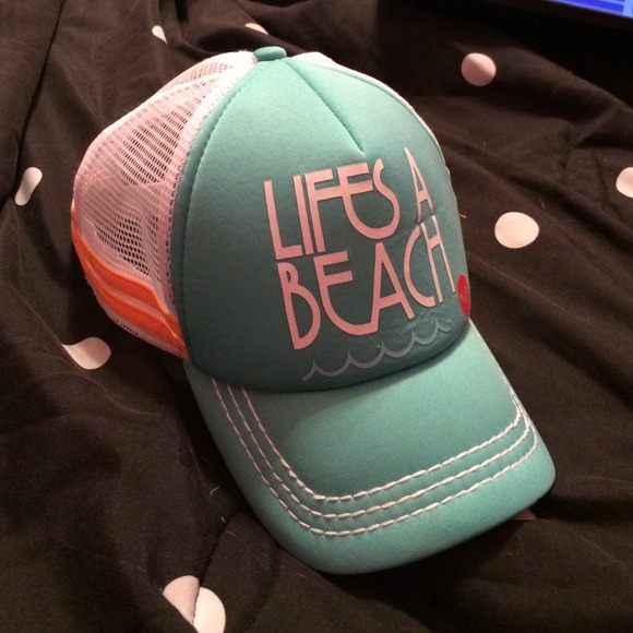 buckle hat