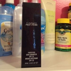 MAC illuminate primer