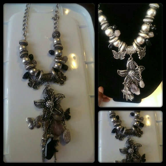 Chunky charm necklace