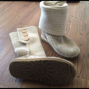 💜Comfiest Ugg Cardy Cardigan cream boots💜