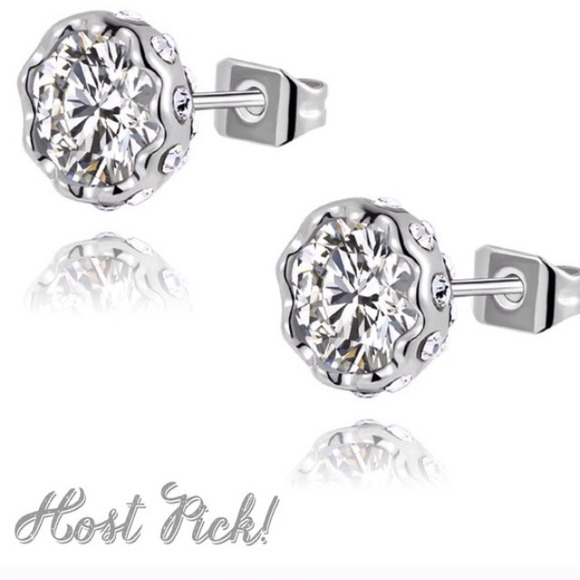 Jewelry - 18K platinum plated clear Austrian Crystal studs