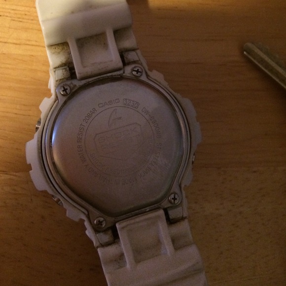 Authentic White G shock - Picture 3 of 3