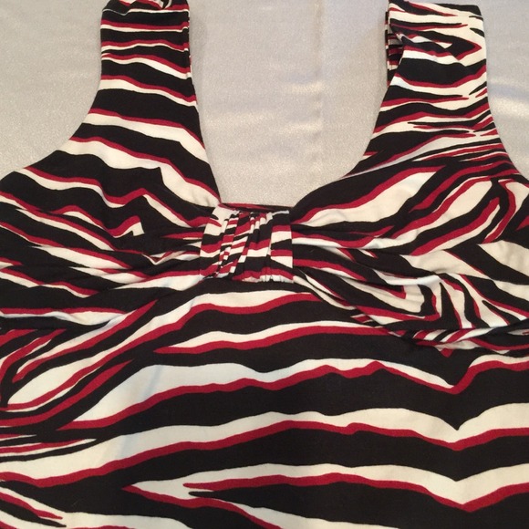 Express Tank Top - Picture 2 of 3