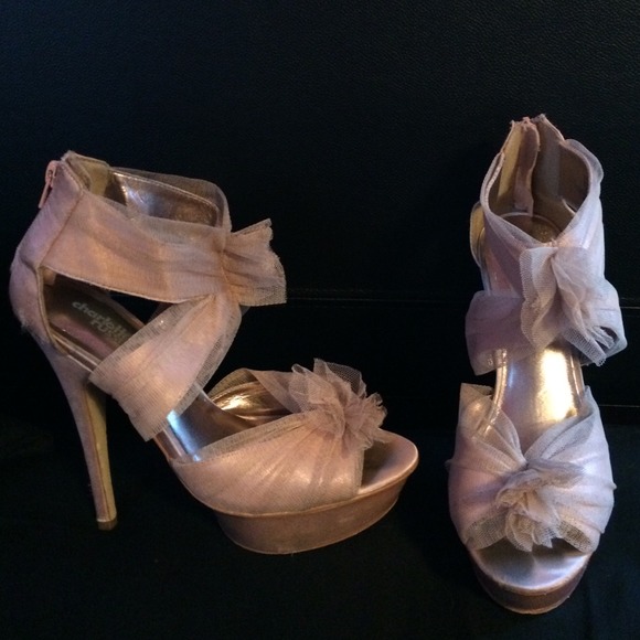 Heels - Picture 1 of 1
