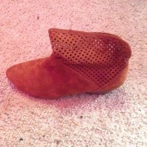 Suede pointed toe ankle boots