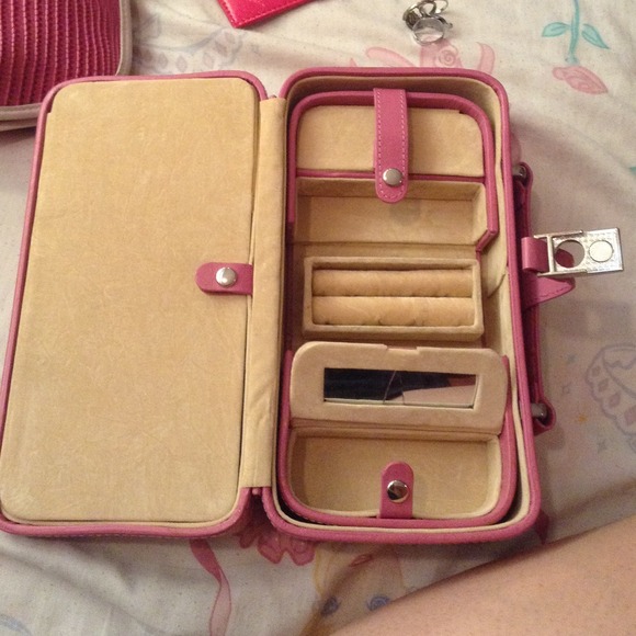 On the go jewelry box