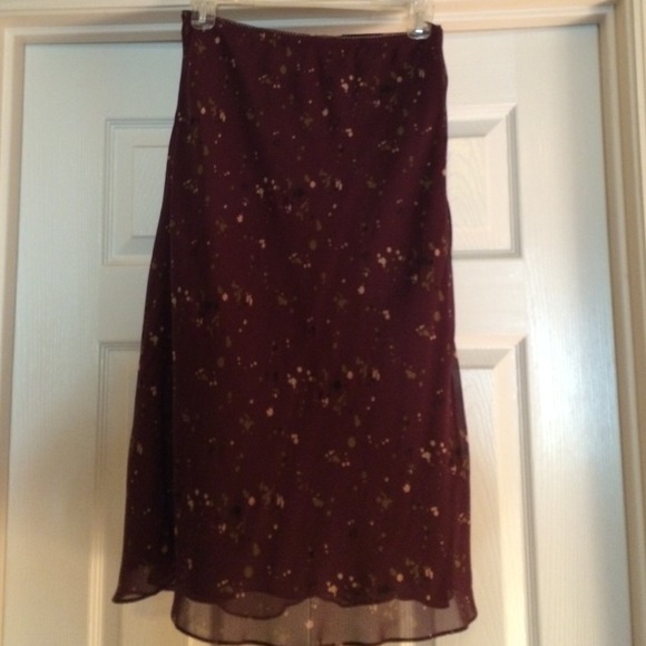Flirty maroon skirt with tan and black