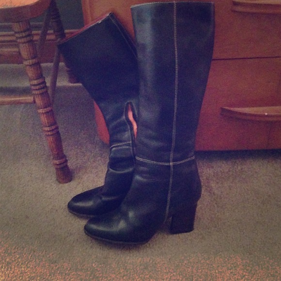 Black leather heeled boots