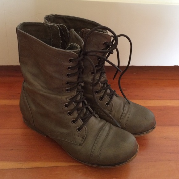 Madden girl lace-up combat boots olive