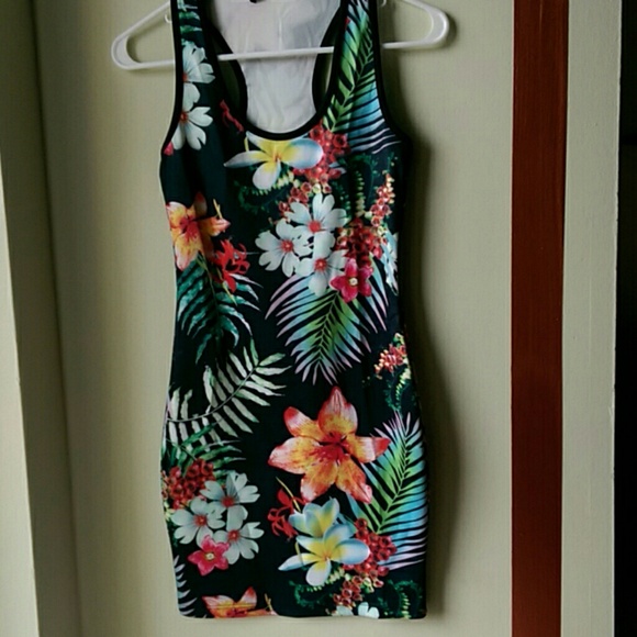 Dress-short LE - Picture 1 of 1