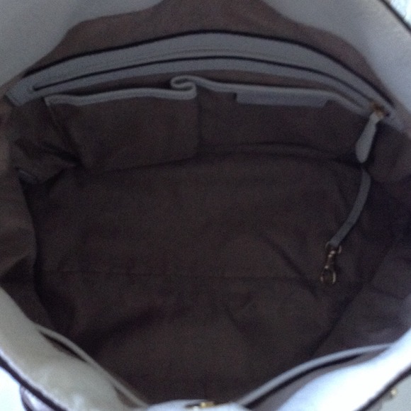 AUTHENTIC MICHAEL KORS PURSE - Picture 3 of 3