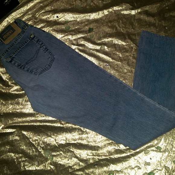 Jeans - Picture 1 of 3