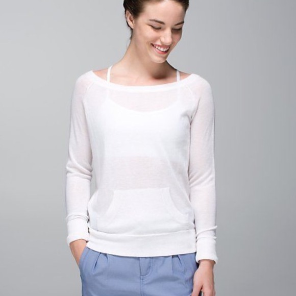 Lululemon Chai Time Pullover Sz 6 fits like a 4