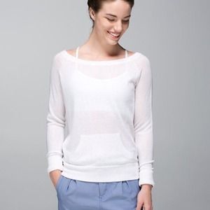 Lululemon Chai Time Pullover Sz 6 fits like a 4