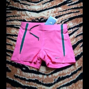 💥CLOSET CLEANUNG💥NWT Nike Dri-Fit Running Shorts