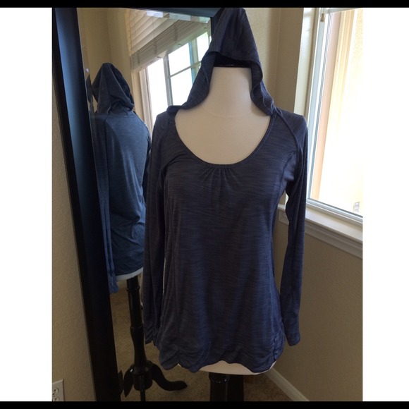 Grey running shirt w hood