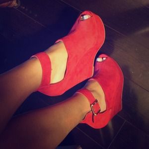 Red Suede Wedges 👠