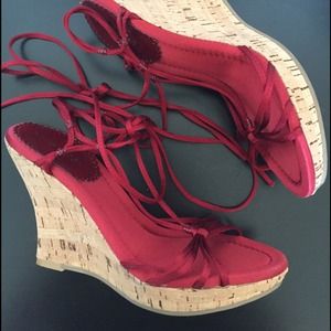 Red laced wedges