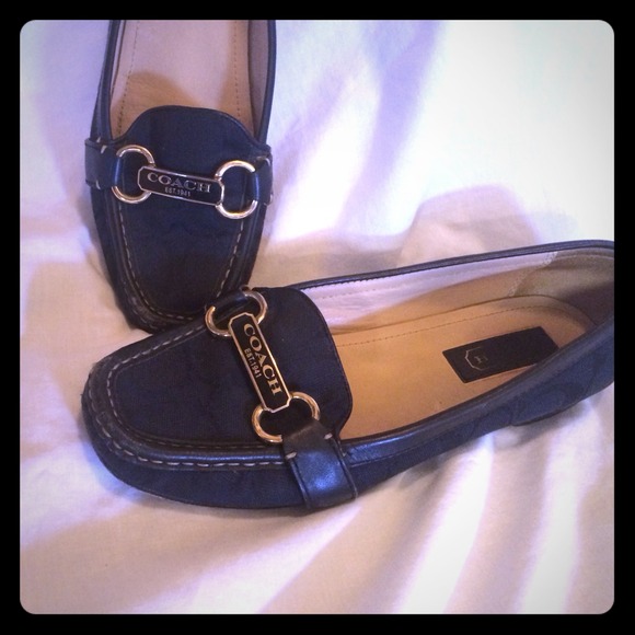 Authentic Coach Flats with black and gold buckle!