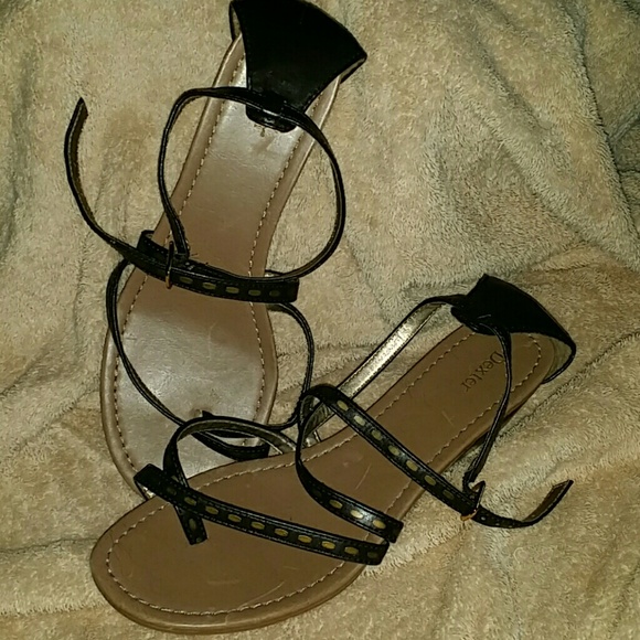 Open toe mini wedge sandal