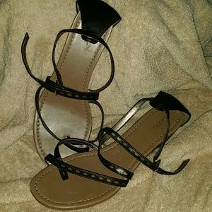 Open toe mini wedge sandal