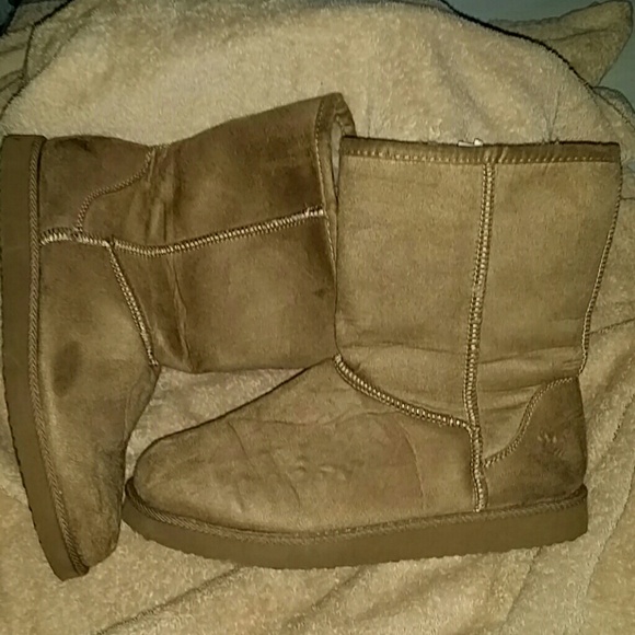 Tan fall /winter boot