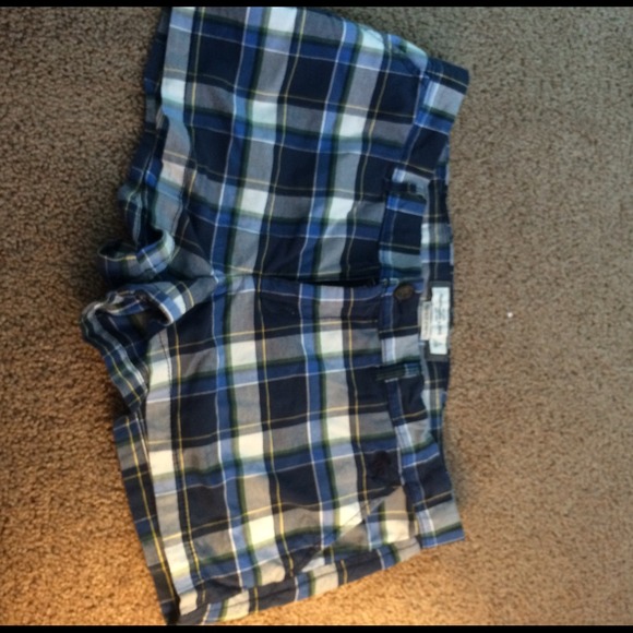 Abercrombie & Fitch plaid shorts