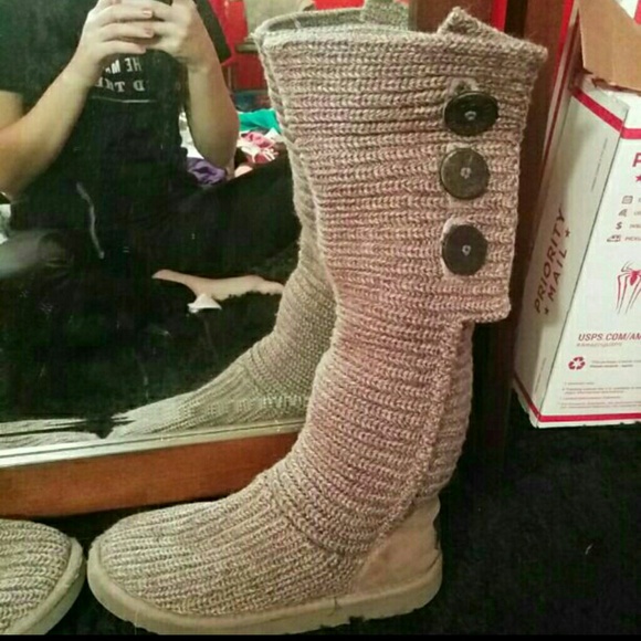 Authentic gray knitted uggs