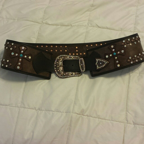 Make a statment with this Bling Hipster belt! NWOT