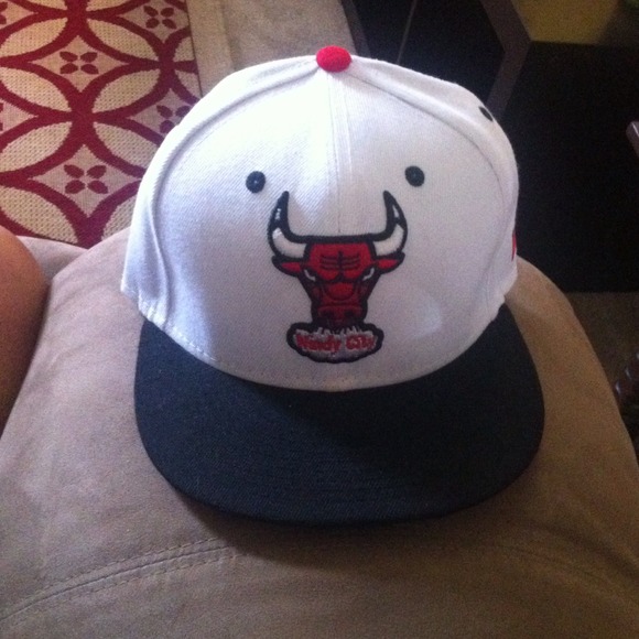 Bulls hat