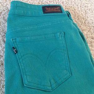 Greenish blue pant jean leggings.