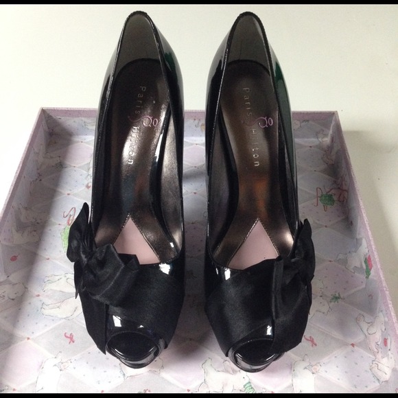 ‼️SALE‼️ Black Heels with Satin Bow