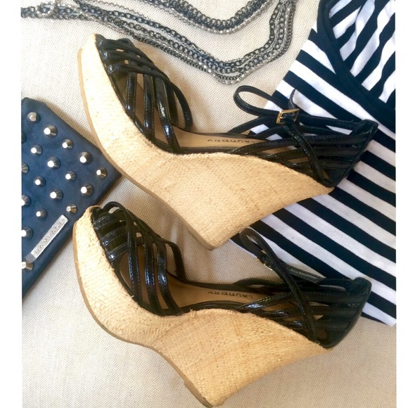 Patent leather criss cross strap chunky wedges - Picture 3 of 4