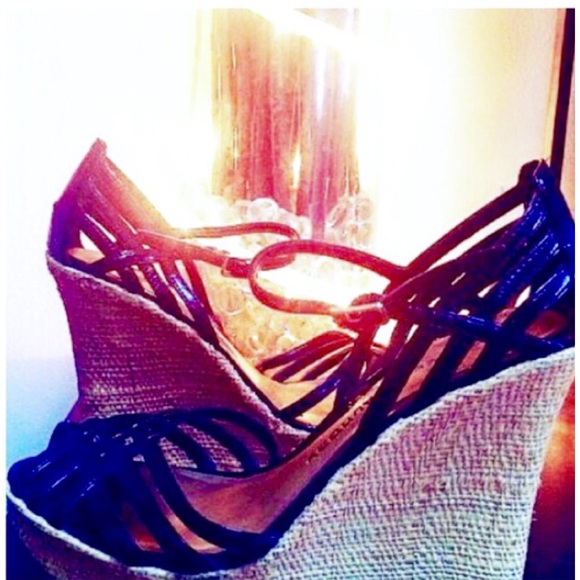 Patent leather criss cross strap chunky wedges - Picture 4 of 4