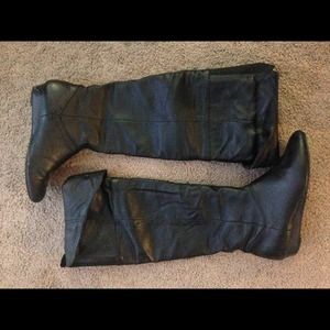 Knee High Leather Boots (black)