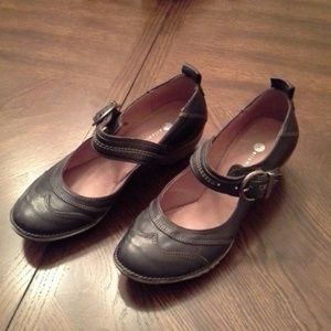 Sale!!! Eric Michael brand mary jane's.