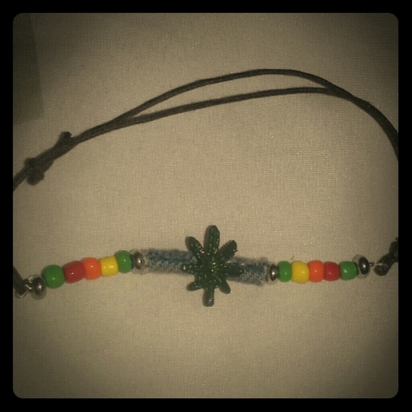 Pot leaf bead bracelet
