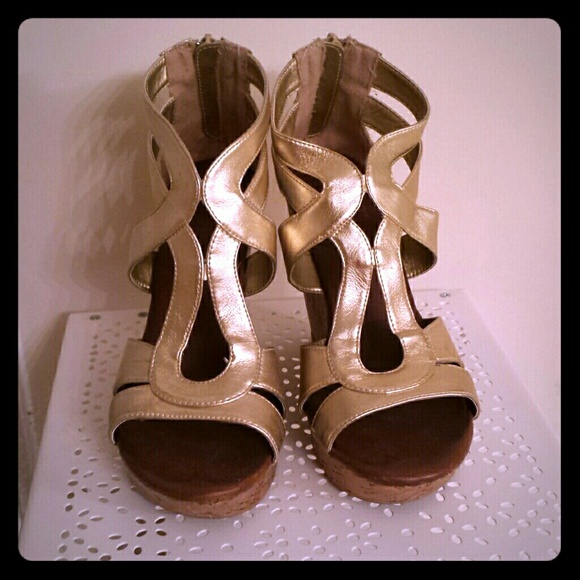 DV for Target Gold Wedges