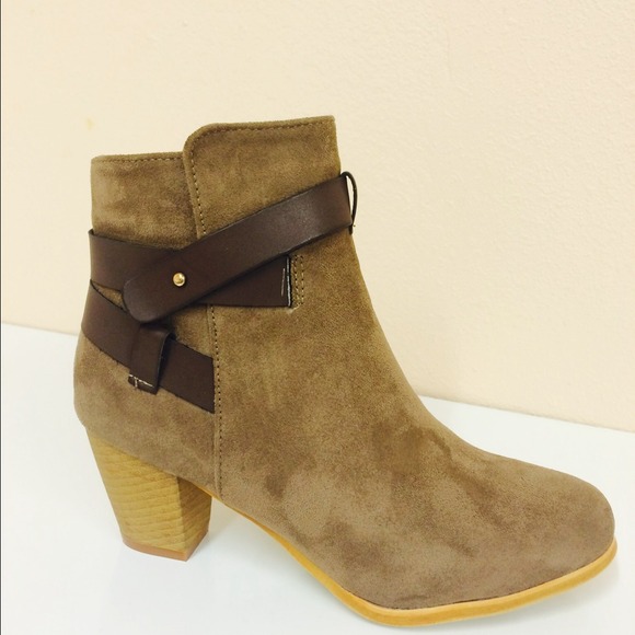 Cute booties - Picture 2 of 2